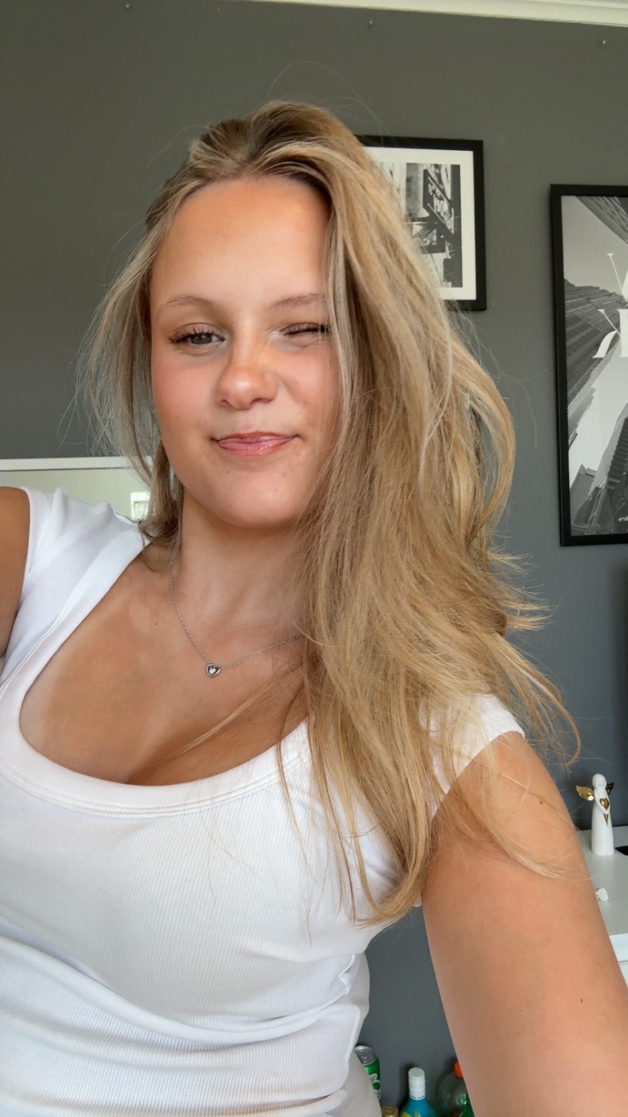 Isabella - Nails by Bella behandler i Sønderborg
